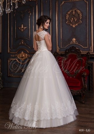 Rochie de mireasa cu umerii acoperite-3
